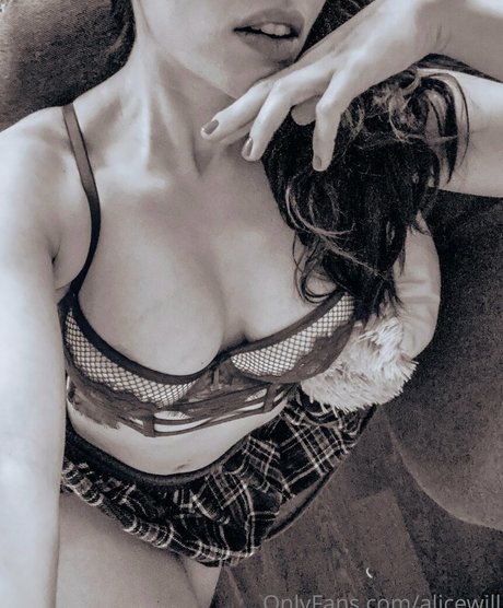 Alicewill model erotic pics