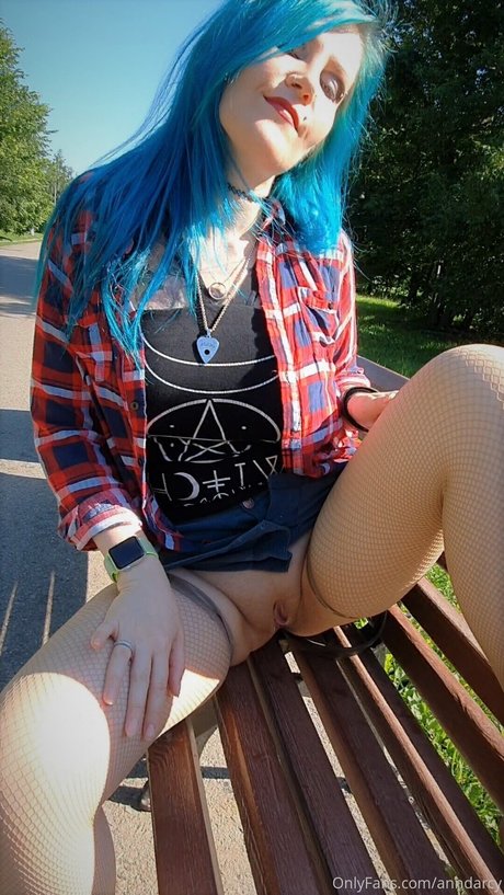 Ann Darcy star pretty pictures