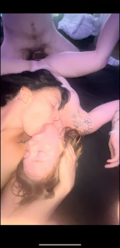 Chestnuutt1 nudes model pictures