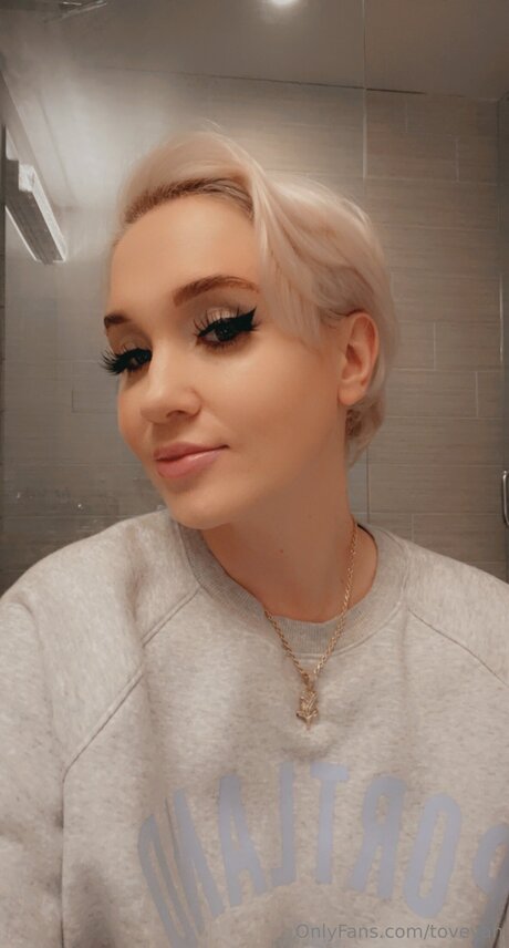 Toveyah model pictures