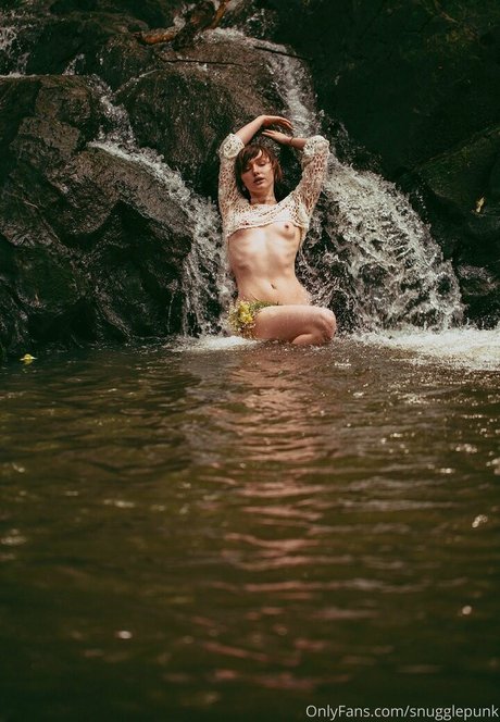 Snugglepunk pornstar sexy gallery