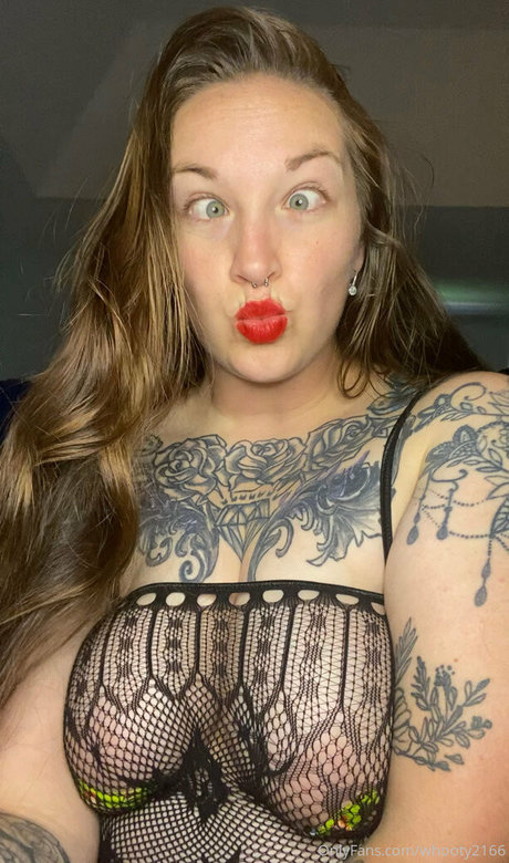 Whooty2166 naked model pic