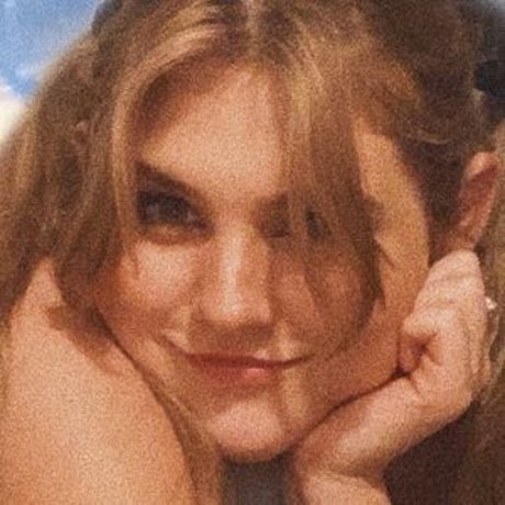 Julia Chapman model beautiful img