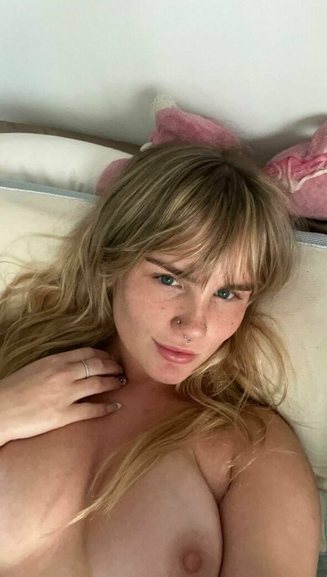 Natalie Knight erotic pornstar images