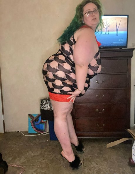 megbebad hot star pic