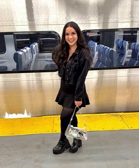 Obviously Queen model nudes photo