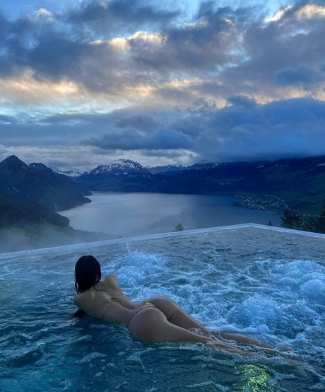 Baek Si Young sex actress pictures