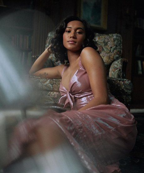 Sydney Park adult model img