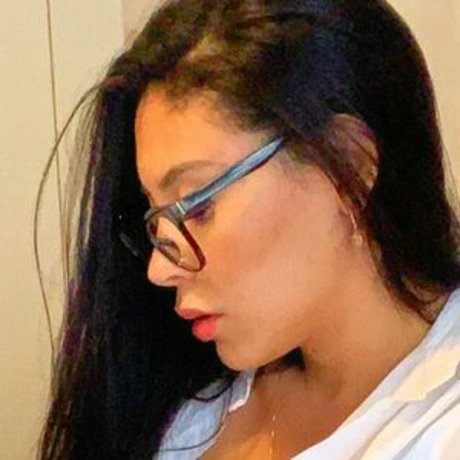 Bella Moreira sexy actress img