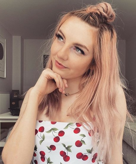 LDShadowLady sexy model images