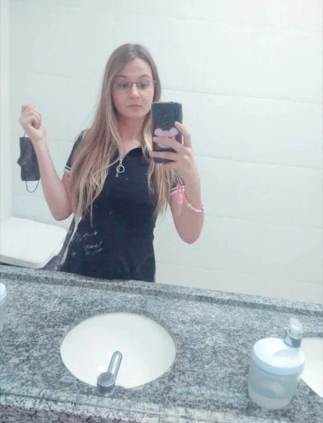 Ana Karolina Eisen star sexy photo