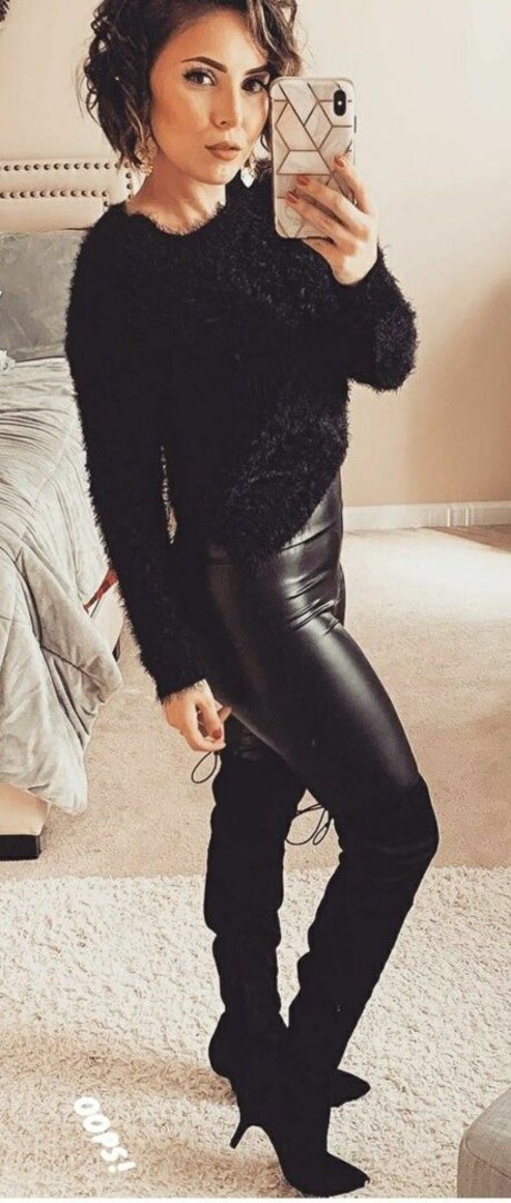 Noomi Rapace nude actress images