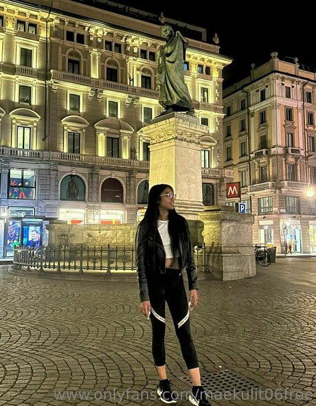 Mae Kulit star high quality photo