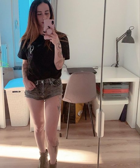 Aphroditeinink erotic star photo