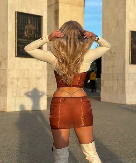 Ellismae naked star pic