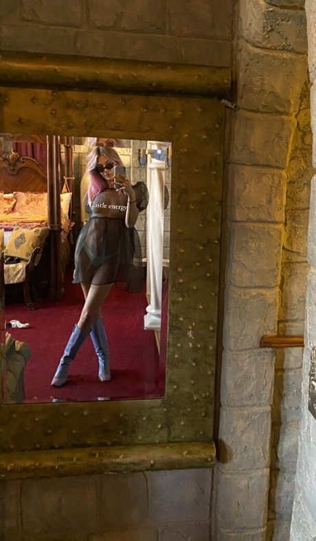 Lola Abbey pornstar free images