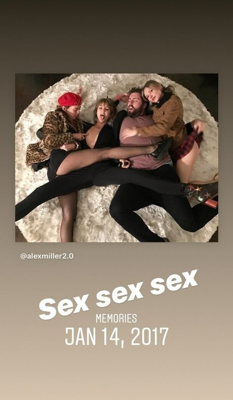 Lola Abbey model pornographic photo