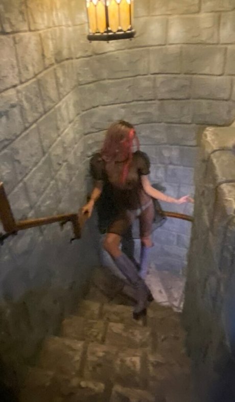 Lola Abbey model hot images