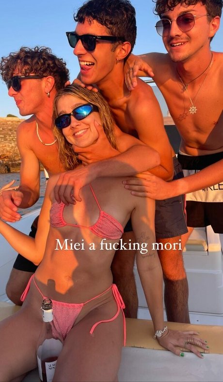 Lola Abbey star hd images