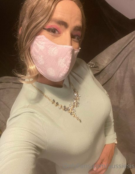 aussiesis pornstar naked img