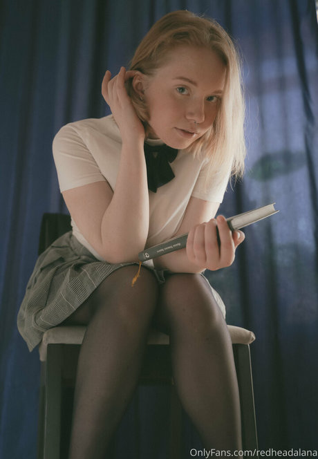 redheadalana star nude picture