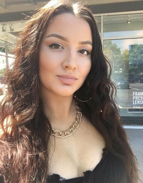 lanaroze actress pics