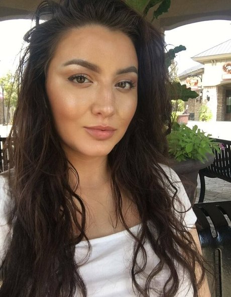 lanaroze pornstar hd img