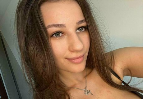 annie aa star nice photo