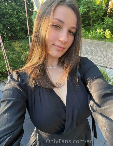 annie aa exclusive model pics