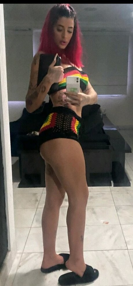 Azzy MC nude pornstar picture