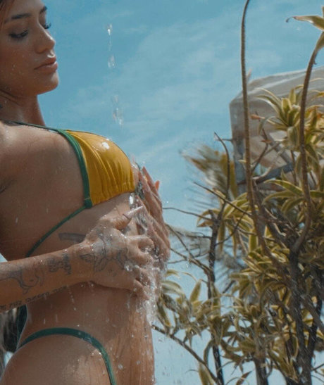 Azzy MC model hd photos