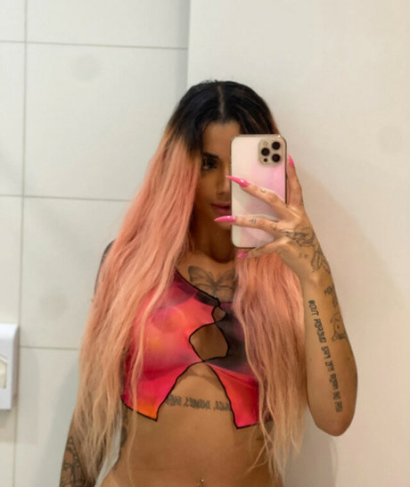 Azzy MC nudes star picture