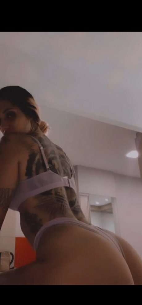 Azzy MC model pretty photos