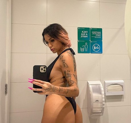 Azzy MC beautiful star img