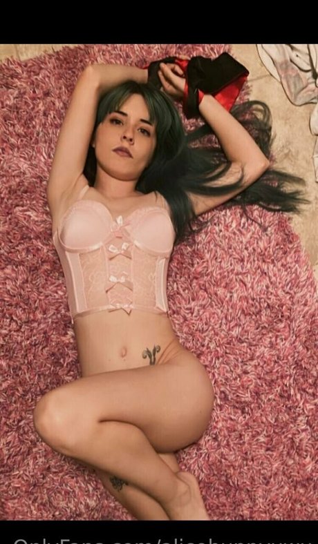 alicebunnyuwu model exclusive img