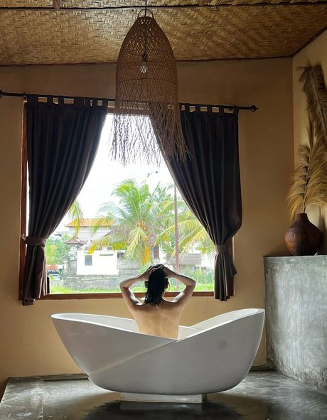 eskyperry model nudes archive