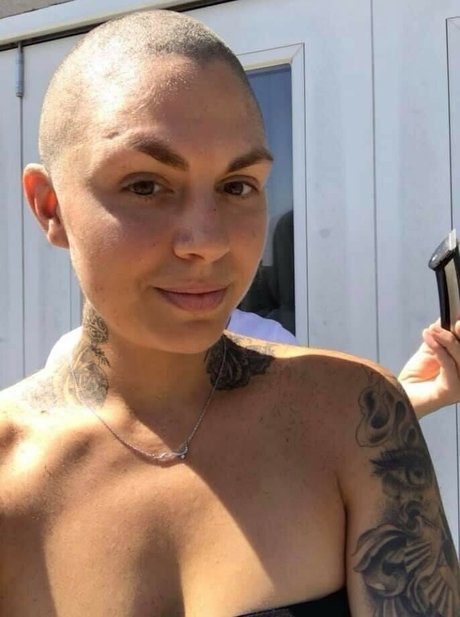 Krewella model nice picture