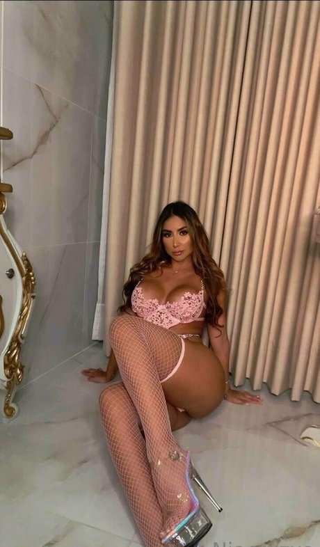 estefahg naked pornstar photos