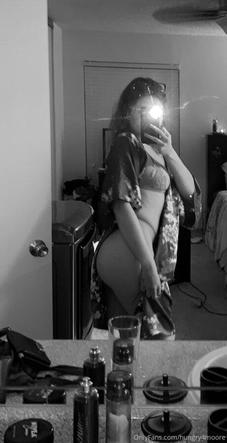 hungry4moore pretty model pictures