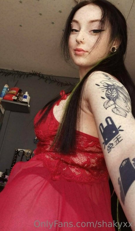 shakyxx erotic model gallery