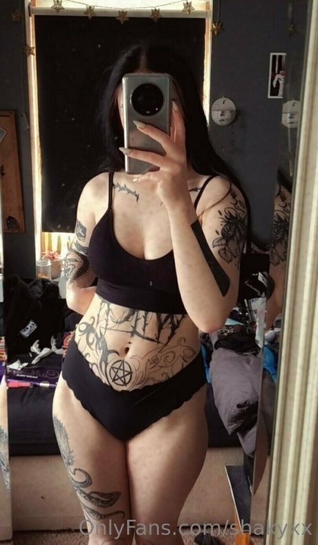 shakyxx nudes model galleries