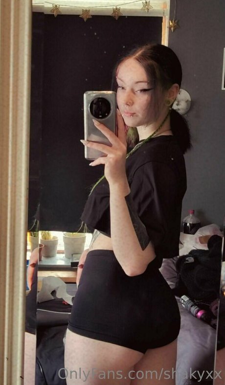 shakyxx star free photos