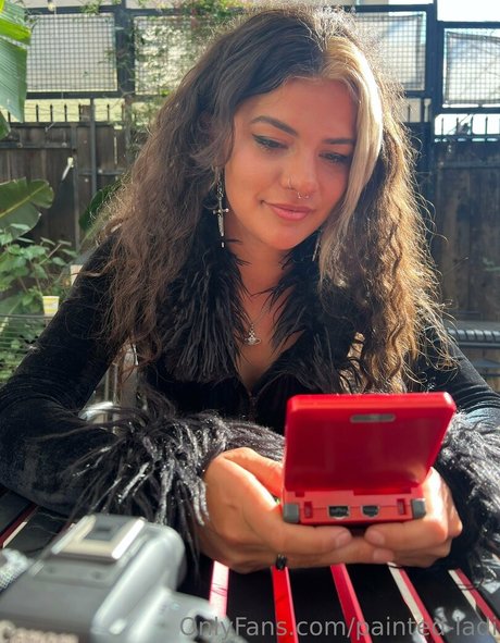 painted ladi top model image