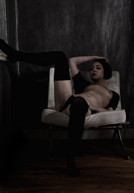 Nujolie nudes model images