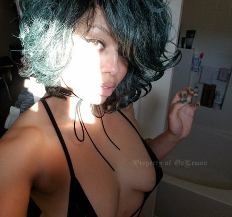 Oxlemon hot model photo