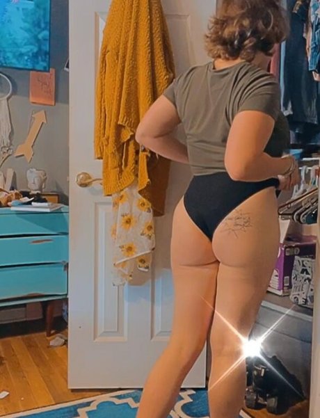 Shwayze Babes sex model galleries