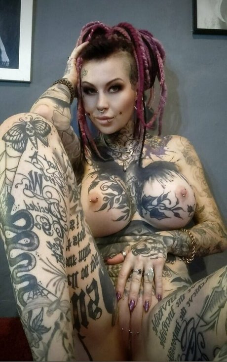 Pixta perfect model image