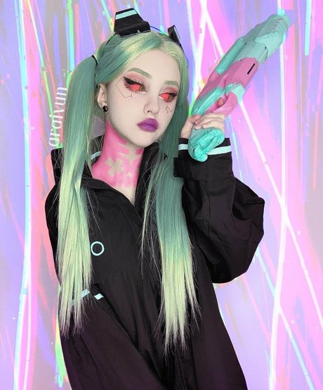 Araivun model porn pic