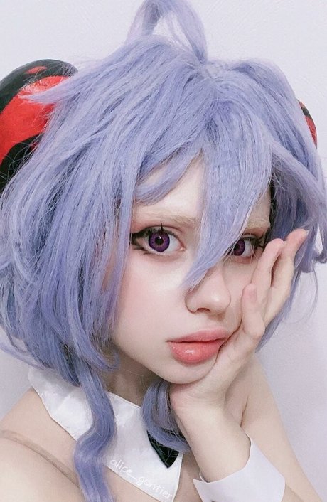 Araivun naked pornstar photo