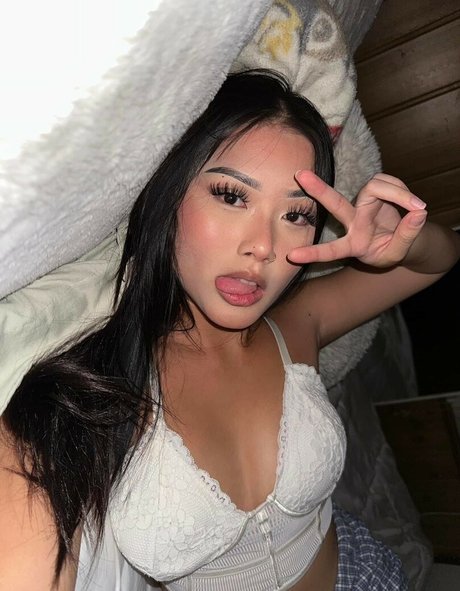 Faith Vang xxx pornstar photo